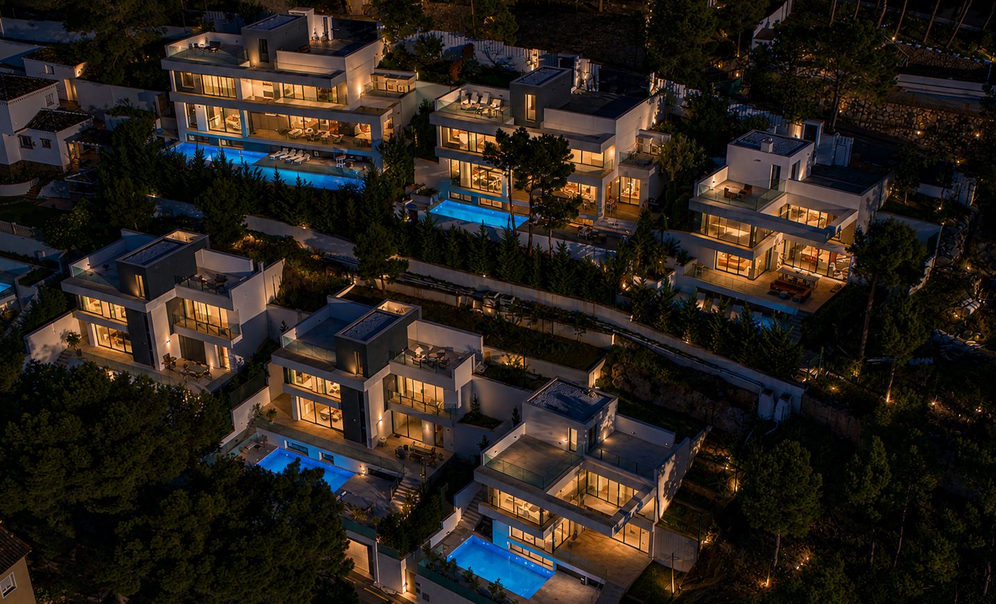 Aerial view of Pinares de San Anton estate